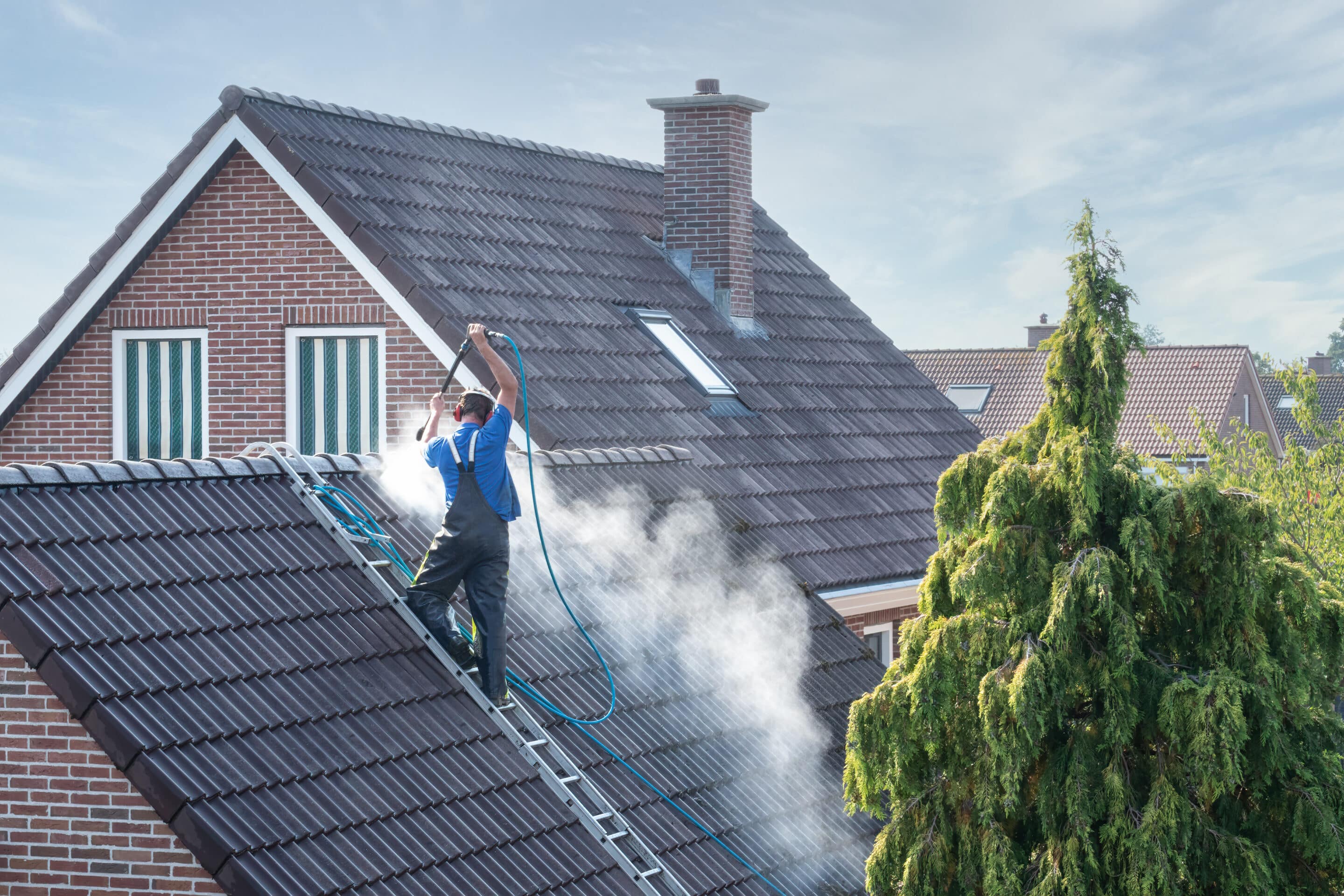 house roof tiles pressure washing service